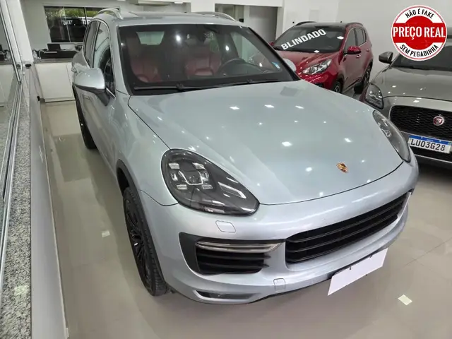 Carro Porsche Cayenne 2017 4.8 V8 Turbo 4WD