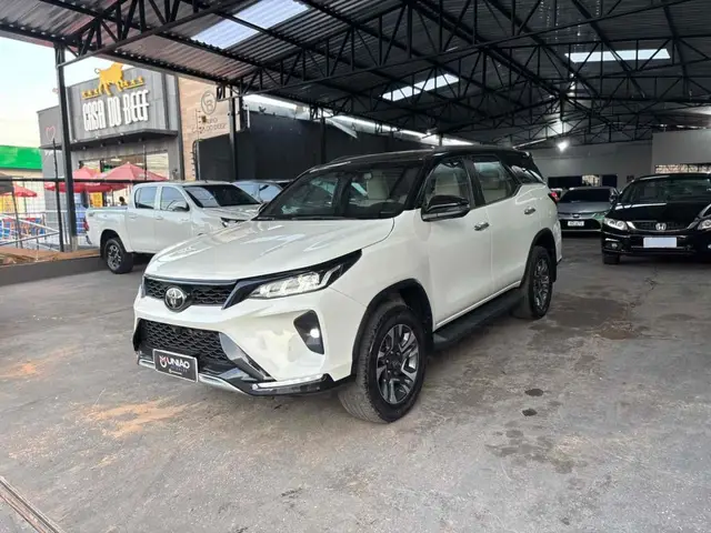 Carro Toyota SW4 2022 Diamond  2.8 turbodiesel 7L 4x4 (Aut)