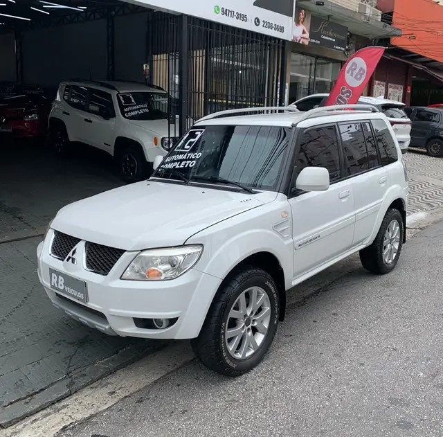 Carro Mitsubishi Pajero TR4 2012 2.0 16V 4X4 (Flex)