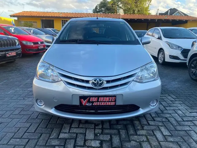 Carro Toyota Etios 2013 XS 1.3 (Flex)