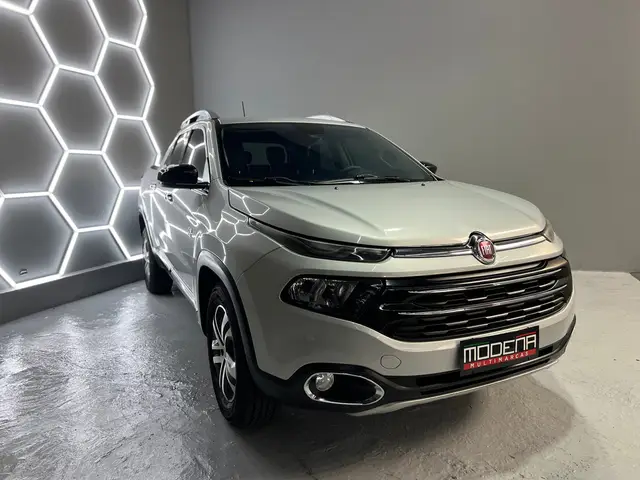 Carro Fiat Toro 2017 Volcano 2.0 diesel AT9 4x4