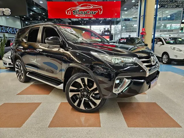 Carro Toyota SW4 2019 2.8 TDI SRX 7L 4x4 (Aut) (Diesel)