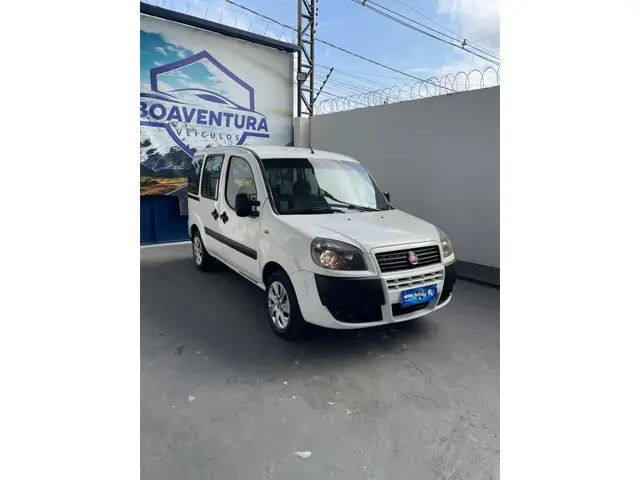 Carro Fiat Doblò 2020 Essence 1.8 16V (Flex)