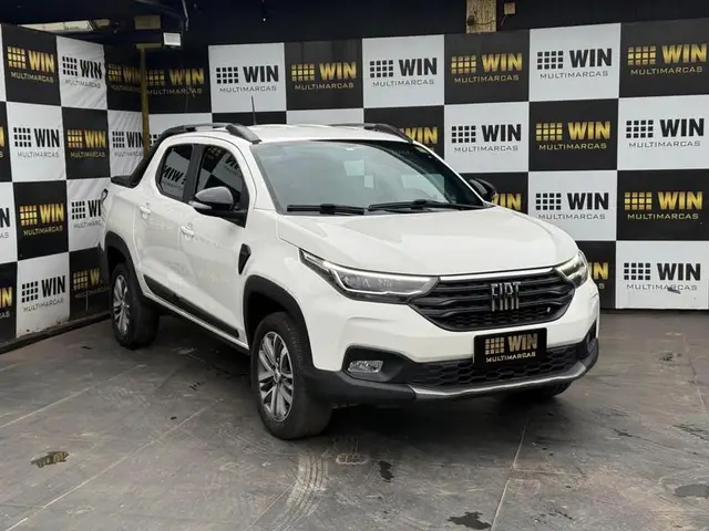 Carro Fiat Strada 2025 Volcano 1.3