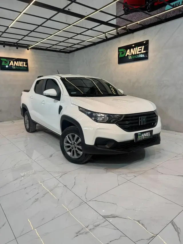 Carro Fiat Strada 2025 Freedom 1.3 Flex 8V CD
