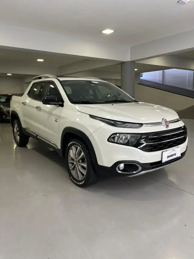 Carro Fiat Toro 2019 Volcano 2.0 diesel AT9 4x4