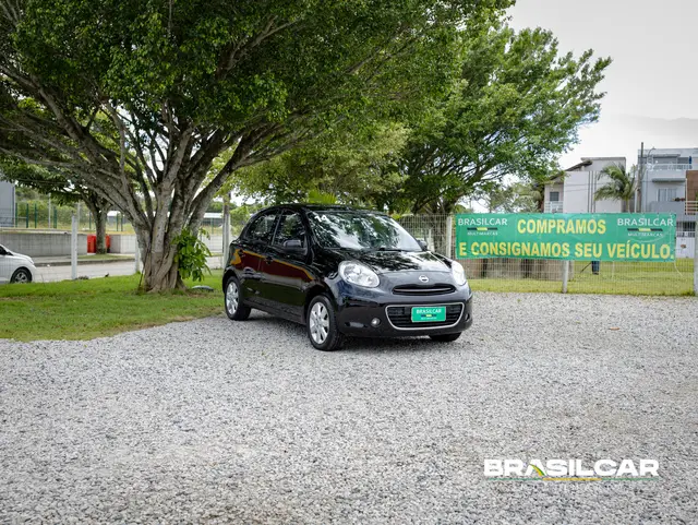 Carro Nissan March 2014 1.6 16V SV (Flex)