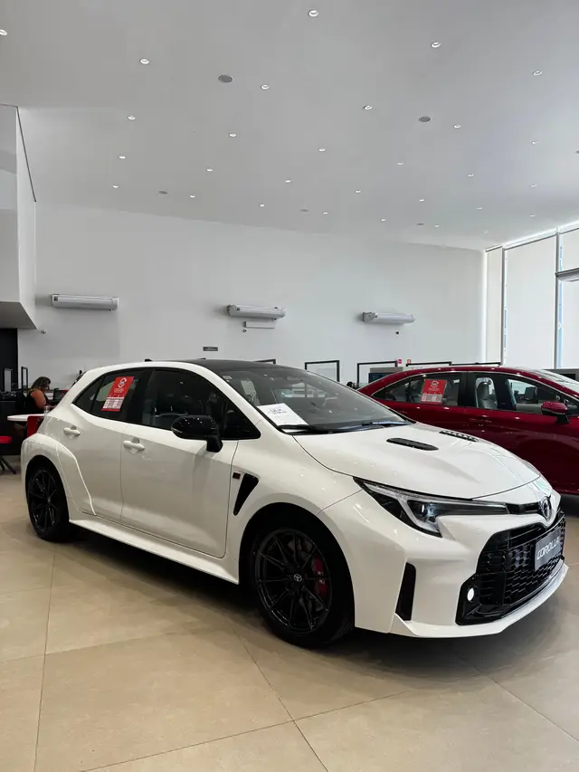 Carro Toyota GR Corolla 2024 Circuit 1.6 Turbo 4x4 Mec