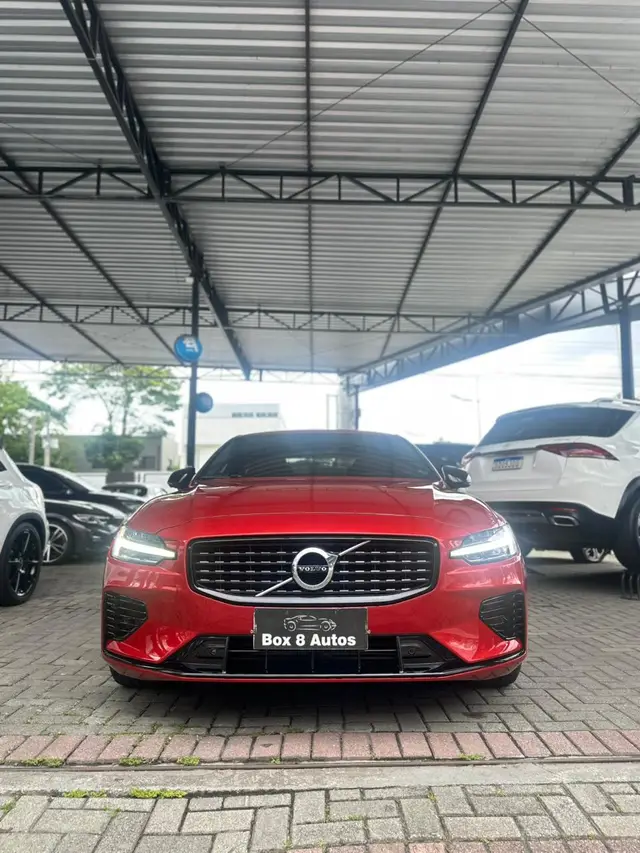 Carro Volvo S60 2022 R-Design 2.0 T8 Hybrid (Aut)