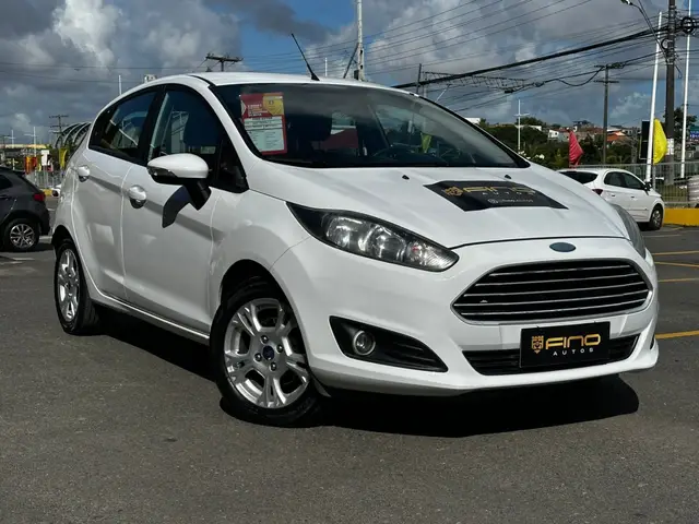 Carro Ford Fiesta Hatch 2016 SE Powershift 1.6 (Flex)