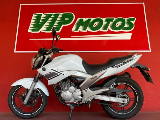 Moto Yamaha YS 250 Fazer 2014 Black Edition