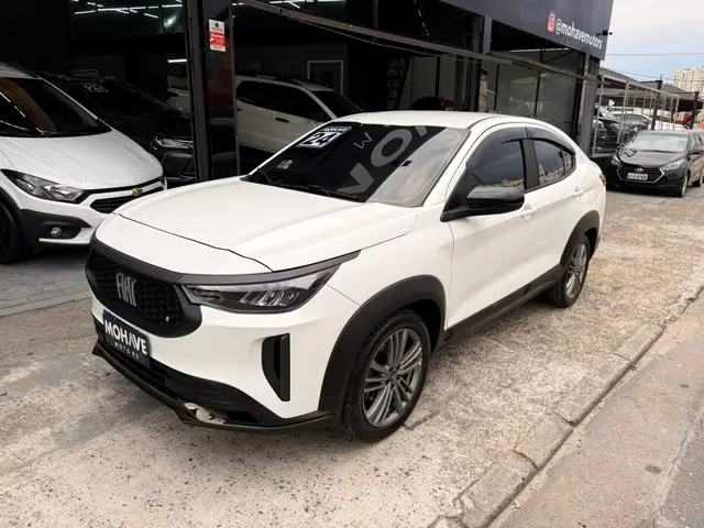 Carro Fiat Fastback 2024 Turbo 200