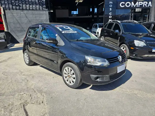 Carro Volkswagen Fox 2014 1.0 TEC (Flex) 4p