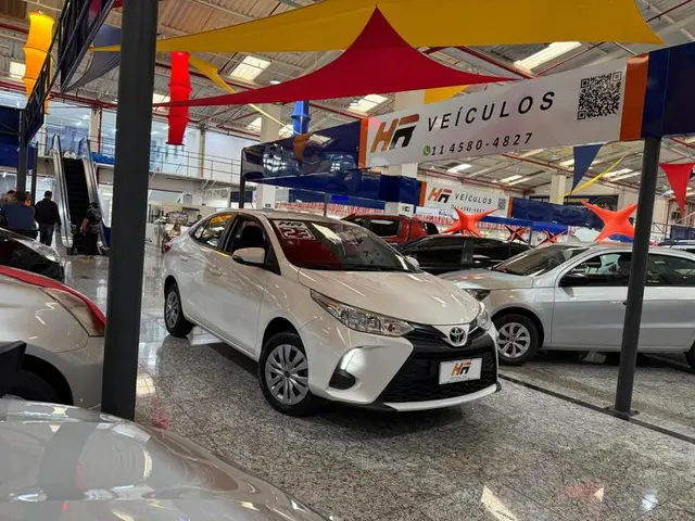 Carro Toyota Yaris Sedan 2023 XL 1.5 (Flex) (Aut)