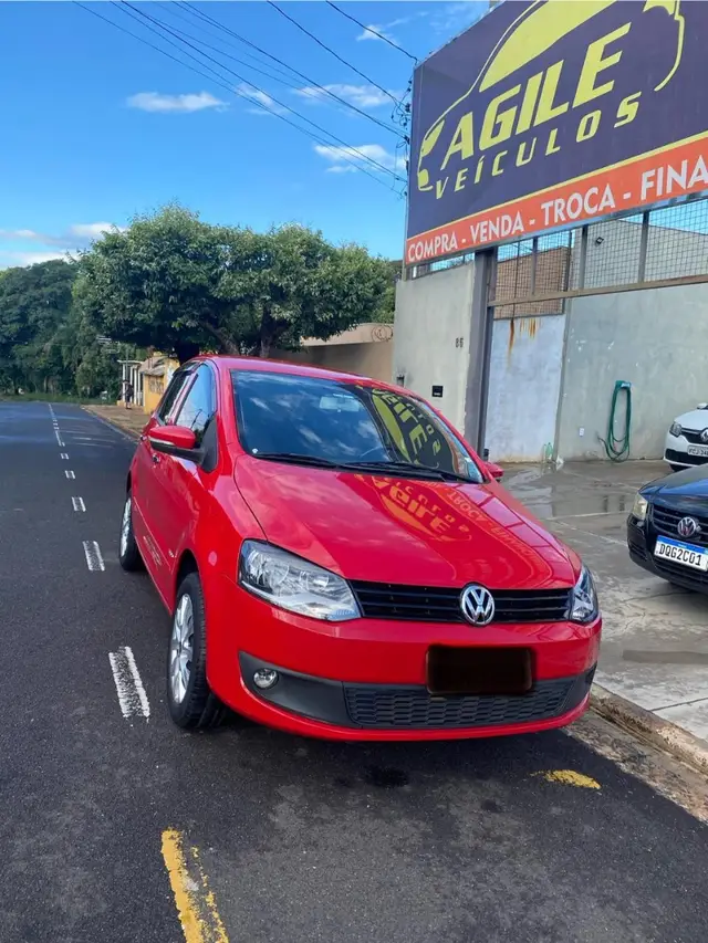 Carro Volkswagen Fox 2011 1.0 8V (Flex) 4p