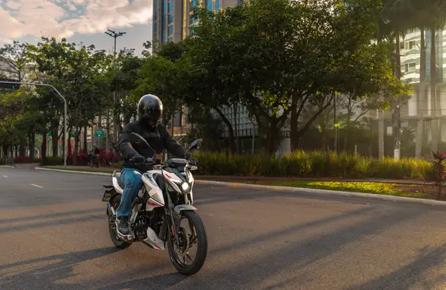 Moto Bajaj Pulsar 2026 N150