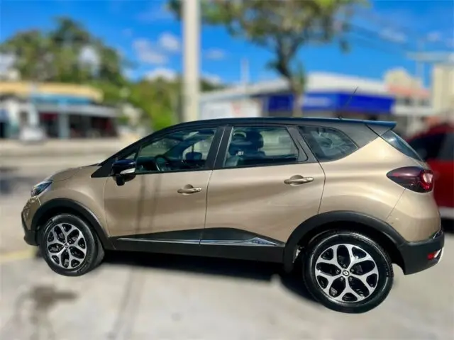 Carro Renault Captur 2023 Intense 1.3 Turbo (flex) (Aut)