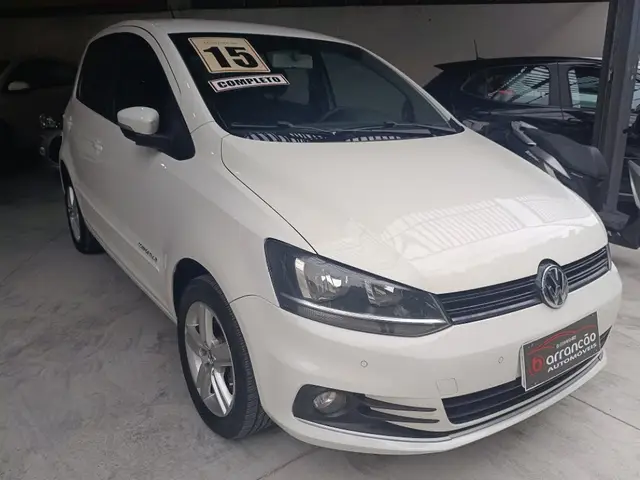 Carro Volkswagen Fox 2015 Comfortline 1.0 TEC (Flex)