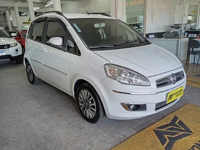 Carro Fiat Idea 2016 Essence 1.6 16V E.TorQ (Flex)