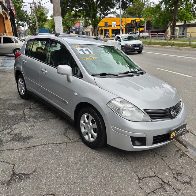 Carro Nissan Tiida 2011 S 1.8 (flex)