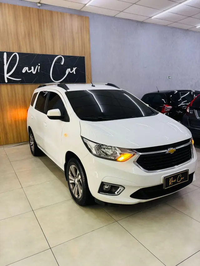 Carro Chevrolet Spin 2023 Premier 1.8 (Aut.)