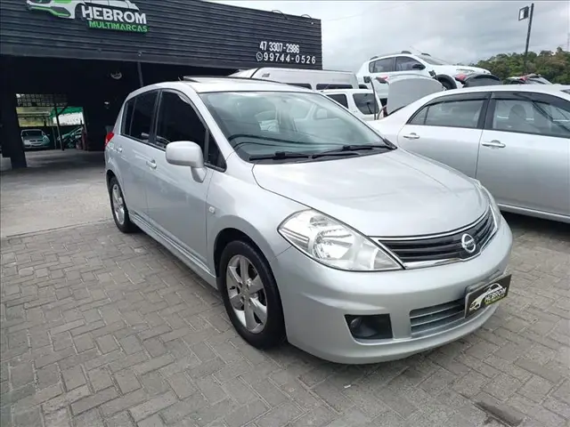 Carro Nissan Tiida 2012 SL 1.8 (flex) (aut)