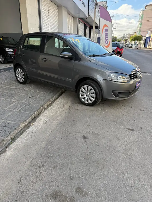 Carro Volkswagen Fox 2014 1.0 TEC (Flex) 4p
