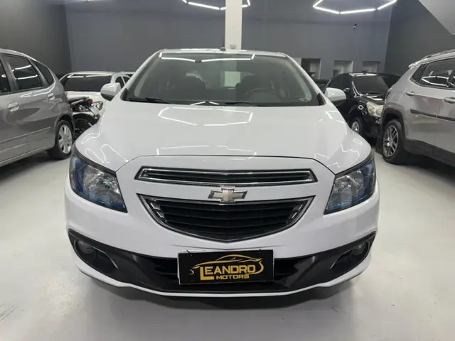 Carro Chevrolet Onix 2015 1.4 LTZ SPE/4 (Aut)