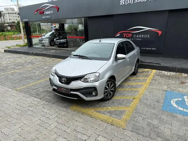 Carro Toyota Etios Sedan 2018 Platinum 1.5 (Aut) (Flex)