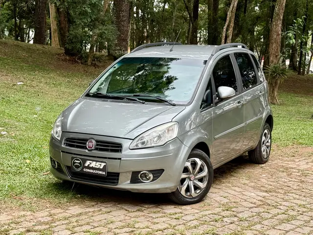 Carro Fiat Idea 2013 Attractive 1.4 8V (Flex)