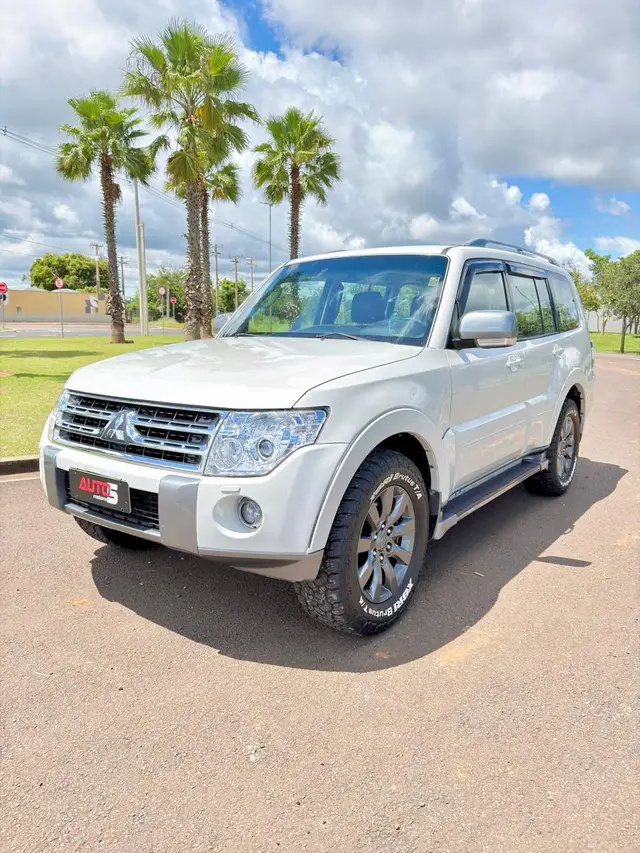 Carro Mitsubishi Pajero Full 2010 3.2 DI-D 3D HPE 4WD