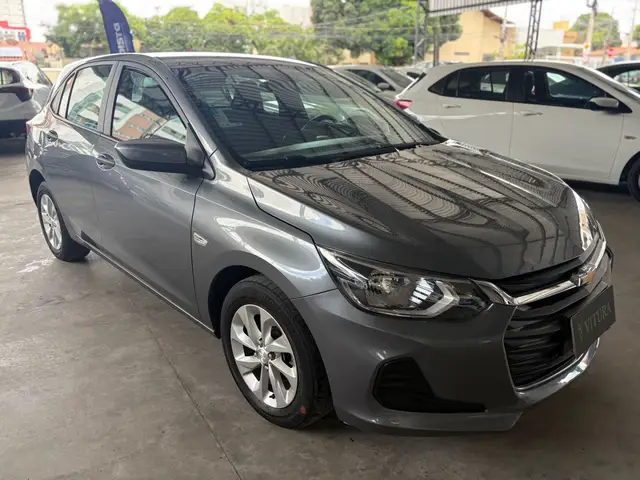 Carro Chevrolet Onix 2023 LT 1.0