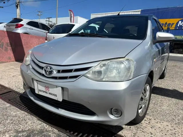 Carro Toyota Etios 2015 XS 1.5 (Flex)