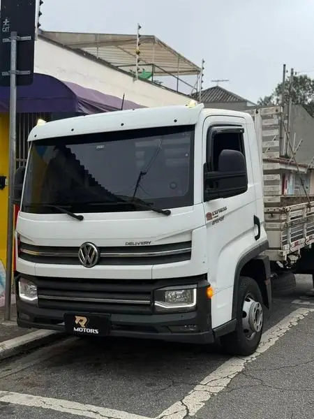 Caminhão Volkswagen Express 2019 DRC 4X2 2p (diesel) (E5)