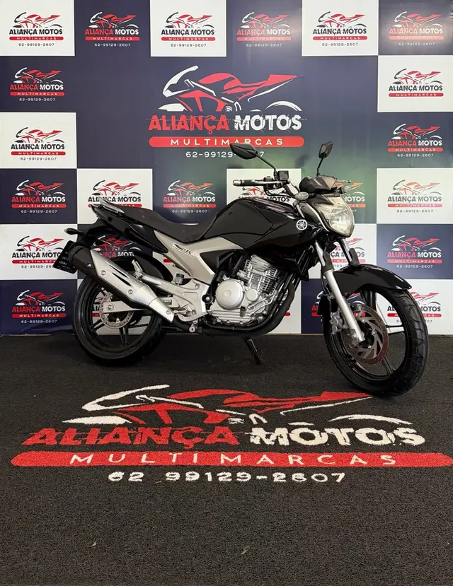 Moto Yamaha YS 250 Fazer 2013 Racing Blue