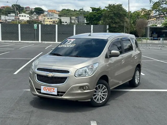 Carro Chevrolet Spin 2013 LT 5S 1.8 (Flex)
