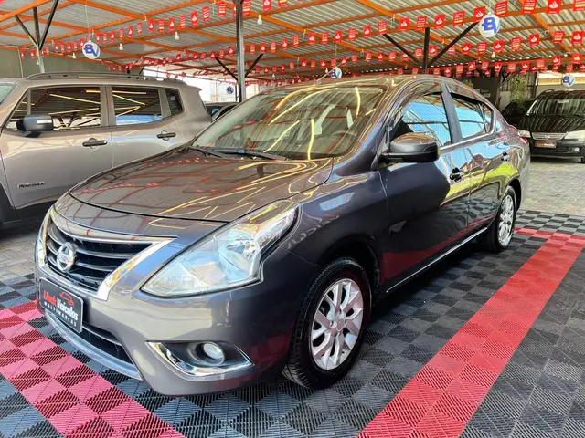 Carro Nissan Versa 2017 1.6 16V SV FlexStart CVT (Flex)
