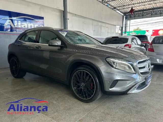 Carro Mercedes-Benz GLA 200 2017 GLA 200 1.6 Enduro
