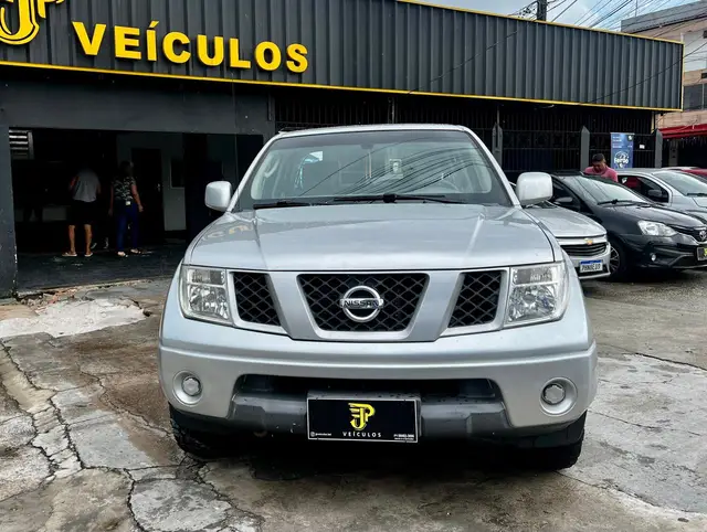 Carro Nissan Frontier 2010 XE 4x2 2.5 16V (cab. dupla)