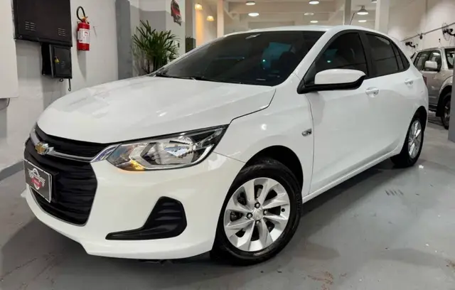 Carro Chevrolet Onix 2023 LT 1.0