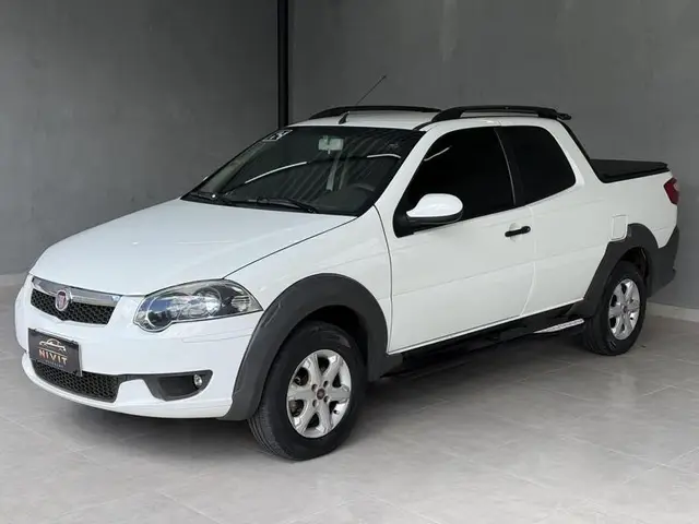 Carro Fiat Strada 2014 Trekking 1.6 16V (Flex) (Cabine Dupla)