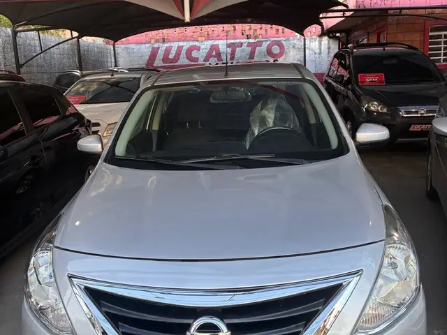 Carro Nissan Versa 2018 1.6 16V SV (Flex)