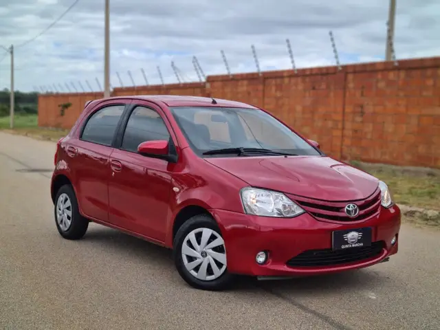 Carro Toyota Etios 2016 XS 1.5 (Flex)