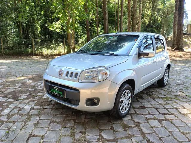 Carro Fiat Uno 2013 Vivace 1.0 8V (Flex) 4p