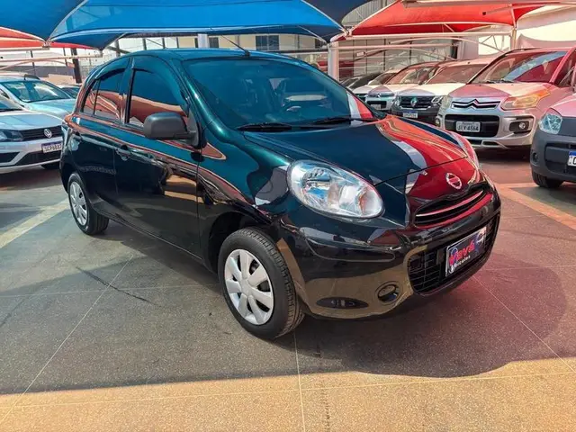 Carro Nissan March 2013 1.0 16V (Flex)