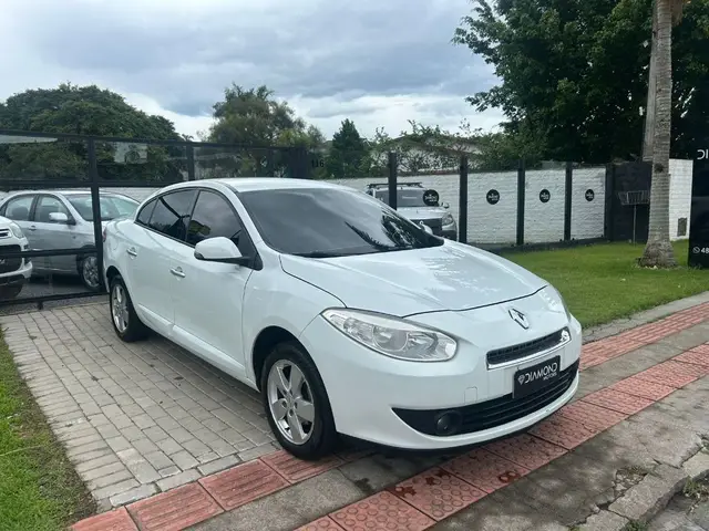 Carro Renault Fluence 2014 2.0 16V Dynamique (Flex)
