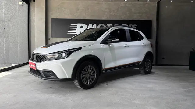 Carro Fiat Argo 2023 Trekking 1.3 (Flex)