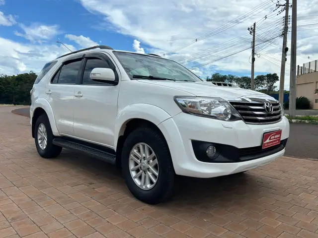 Carro Toyota SW4 2015 Hilux  3.0 TDI 4x4 SRV 5L
