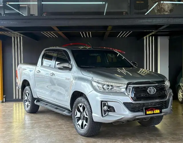 Carro Toyota Hilux Cabine Dupla 2019 Hilux 2.8 TDI SRX CD 4x4 (Aut)