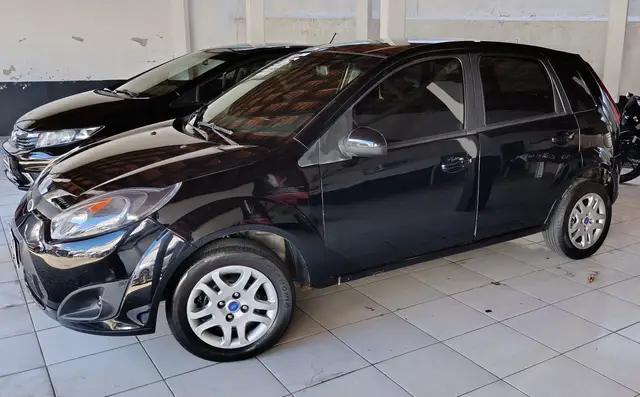 Carro Ford Fiesta Hatch 2011 1.0 (Flex)